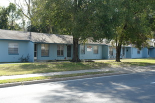 811 Idlewild Ave Apartments