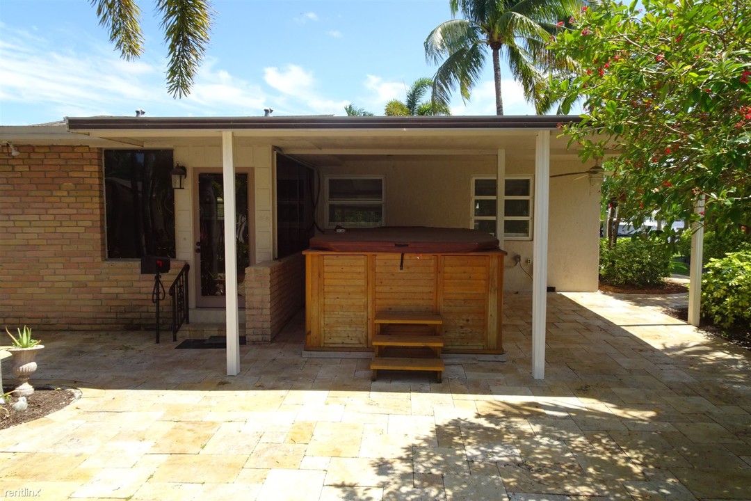 818 Bryan Pl-Unit -Apt A in Fort Lauderdale, FL - Building Photo