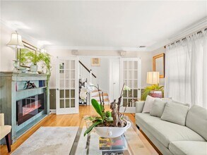 1035 Shore Acres Dr in Mamaroneck, NY - Building Photo - Building Photo