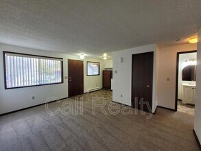 12224 E Lenora Dr in Spokane Valley, WA - Building Photo - Building Photo