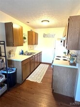 1315 Main St in Highland, IL - Building Photo - Building Photo