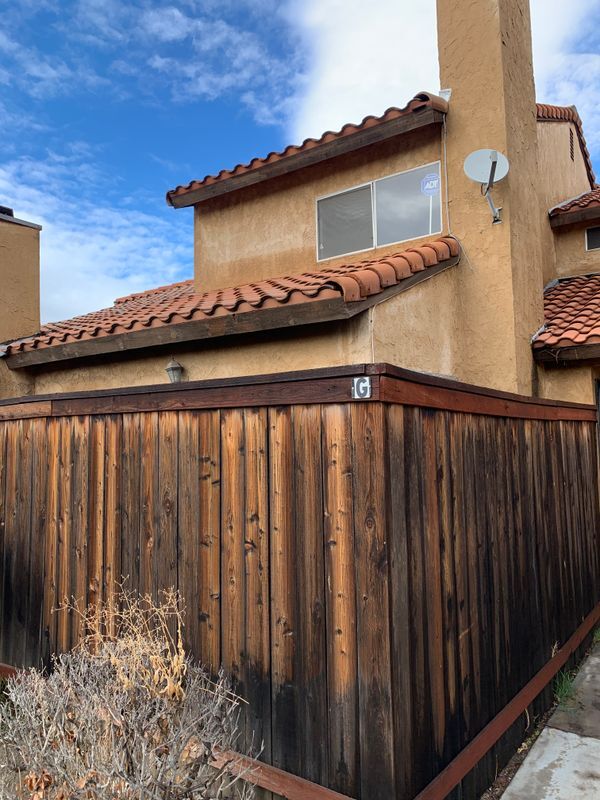 16590 Terrace Ln in Fontana, CA - Building Photo - Building Photo