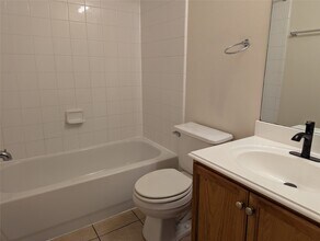 13831 Maximos Dr in Houston, TX - Building Photo - Building Photo