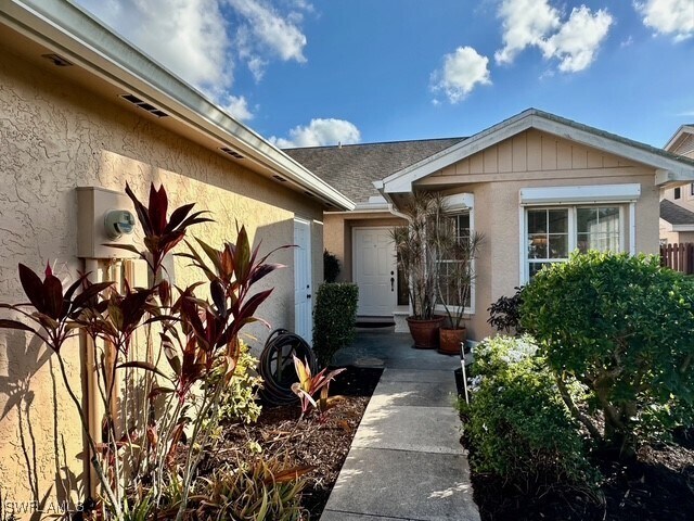 2518 Sailors Way in Naples, FL - Building Photo