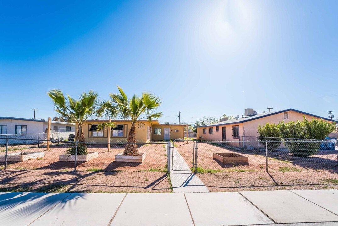 2104-2106 White St in North Las Vegas, NV - Building Photo