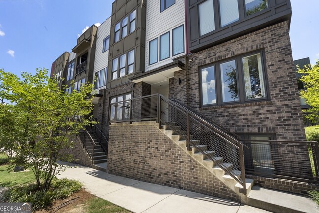 property at 371 Pratt Dr SE