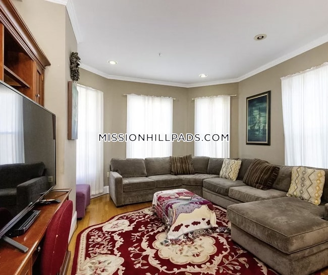 property at 74 Georgia St