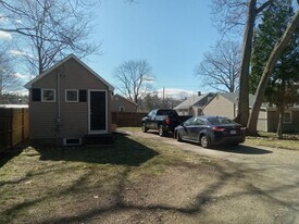 90 Cypress Rd in Wrentham, MA - Building Photo