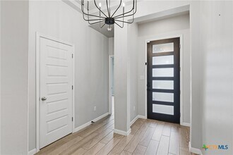 3809 Donald Dr in Seguin, TX - Building Photo - Building Photo