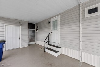 4685 Kahlua Ln in Bonita Springs, FL - Building Photo - Building Photo