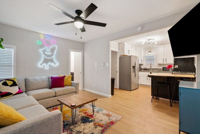 339 W Olive Ave in Monrovia, CA - Building Photo - Building Photo
