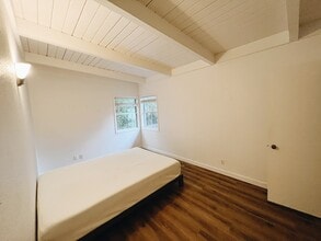 2274 Paris Ave in Redding, CA - Building Photo - Building Photo
