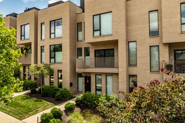 Linden Row in Nashville, TN - Building Photo - Building Photo