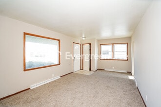 8715 W Lawrence Ave in Milwaukee, WI - Building Photo - Building Photo