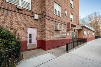 10809 159th St in Jamaica, NY - Building Photo - Building Photo