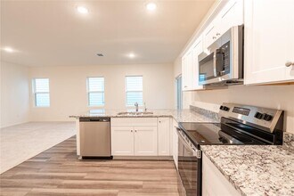 144 Mullen Wy in Taylor, TX - Building Photo - Building Photo