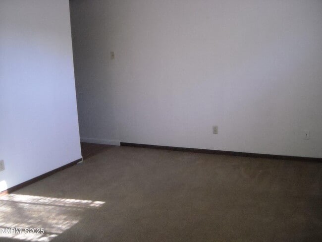 62 N Laverne St in Fallon, NV - Building Photo - Building Photo