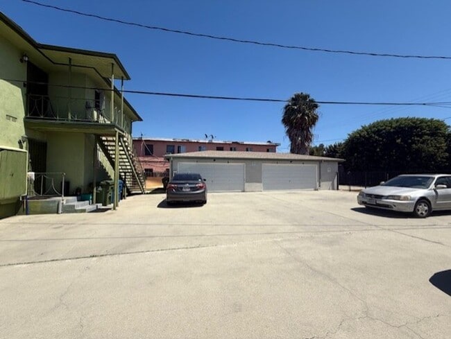 544 W 120th St in Los Angeles, CA - Building Photo - Building Photo