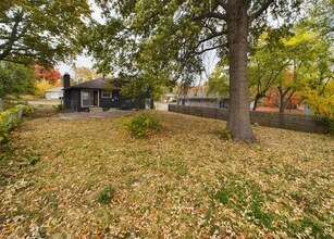 7405 E 93rd St in Kansas City, MO - Building Photo - Building Photo