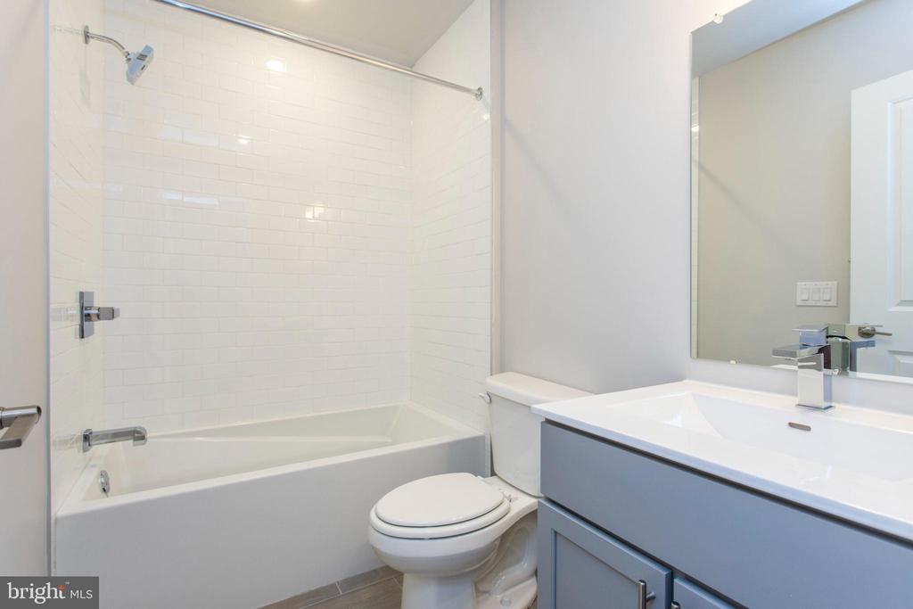 1227 N 7th St in Philadelphia, PA - Building Photo