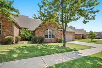 4018 N Meadow View Dr-Unit -4018 in Fayetteville, AR - Building Photo - Building Photo