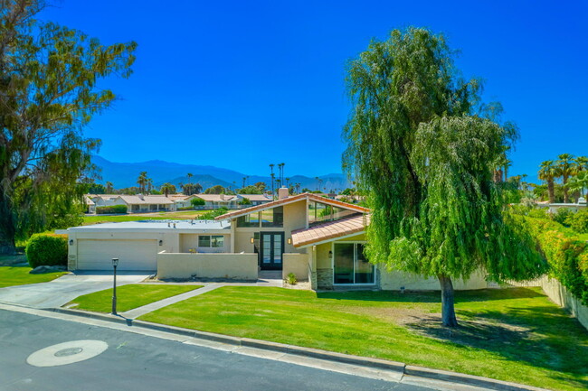 48145 Disney Dr in Indio, CA - Foto de edificio - Building Photo