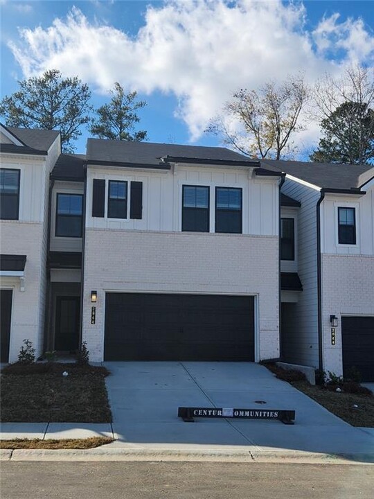 2044 Underwood Dr in Lawrenceville, GA - Building Photo