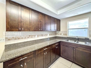 3313 Ottway Dr in Holiday, FL - Building Photo - Building Photo