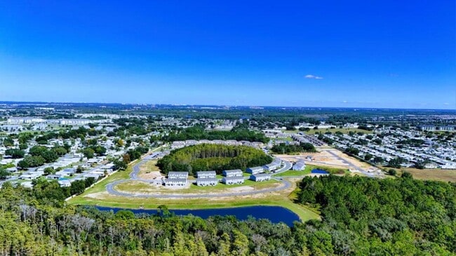 1602 Fan Palm Dr in Davenport, FL - Building Photo - Building Photo