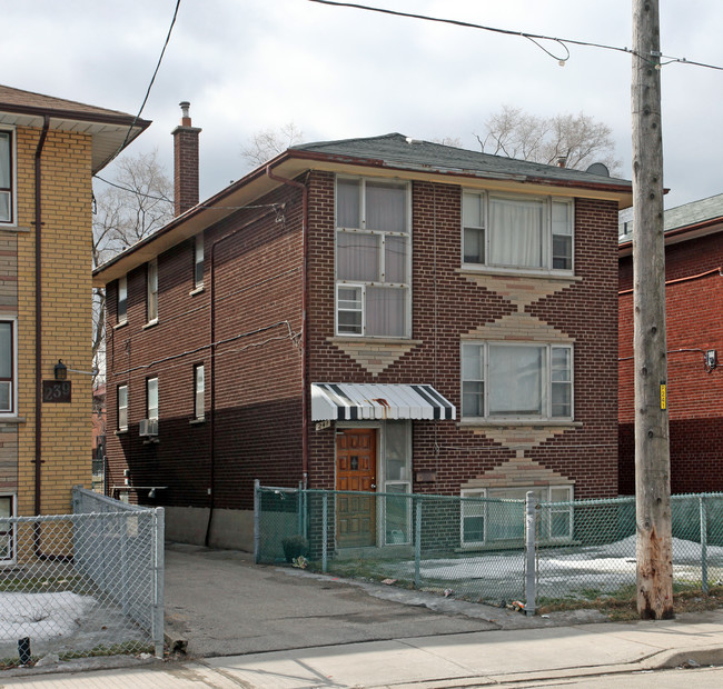 241 Melrose St in Toronto, ON - Building Photo - Primary Photo