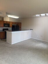 4200 E Commerce Way in Sacramento, CA - Building Photo - Building Photo