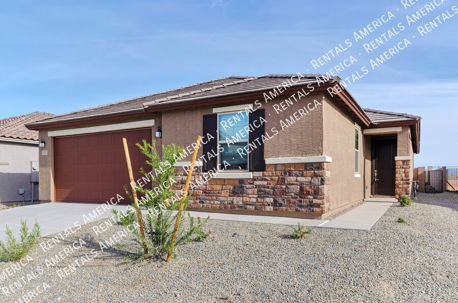 8905 E Pantano Bluff Dr in Tucson, AZ - Foto de edificio