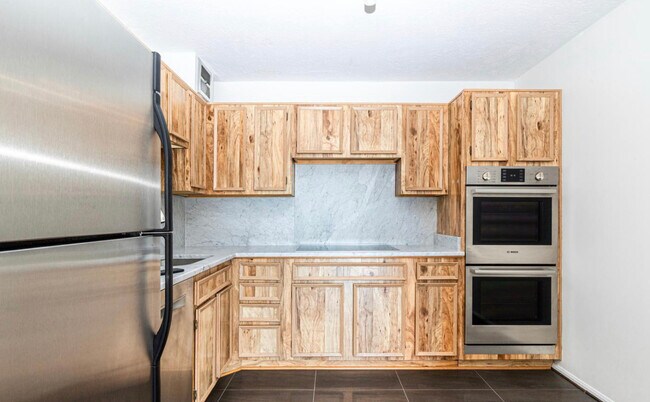 8340 Greensboro Dr in McLean, VA - Building Photo - Building Photo