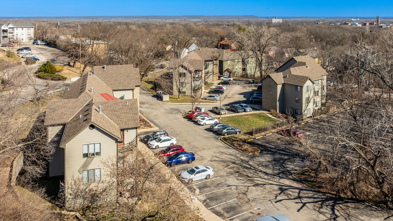 Briarstone in Lawrence, KS - Foto de edificio