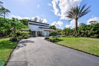 5755 NW 65th Terrace in Parkland, FL - Building Photo - Building Photo