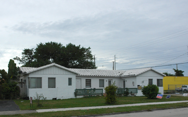 2036 Adams St in Hollywood, FL - Building Photo - Building Photo