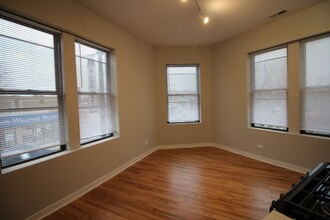 4200 N Milwaukee Ave in Chicago, IL - Building Photo - Building Photo