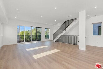 12706 Pacific Ave in Los Angeles, CA - Building Photo - Building Photo