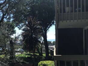 6542 Ocean Crest Dr, Unit B210 in Rancho Palos Verdes, CA - Foto de edificio - Building Photo