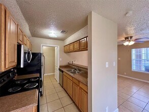 2010 Kirksey Dr in Austin, TX - Building Photo - Building Photo