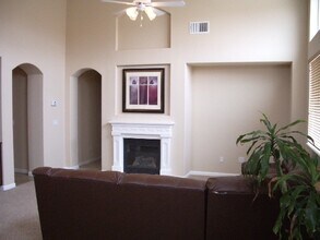 7017 Rio Tamega Dr in Elk Grove, CA - Building Photo - Building Photo