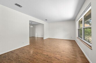 1607 Glencrest Dr in Austin, TX - Building Photo - Building Photo