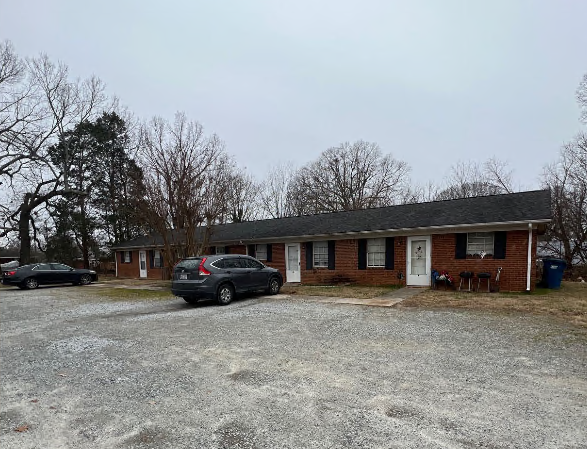 230 Liberty Rd, Unit D in Archdale, NC - Building Photo