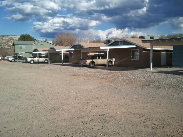 91-95 E Cliff House Dr in Camp Verde, AZ - Foto de edificio