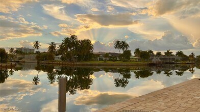 200 Copperfield Ct in Marco Island, FL - Building Photo - Building Photo