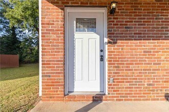 1587 Springleaf Point SE in Smyrna, GA - Building Photo - Building Photo