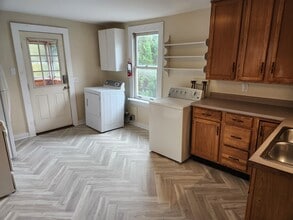 204 N Champlain St, Unit B in Burlington, VT - Foto de edificio - Building Photo