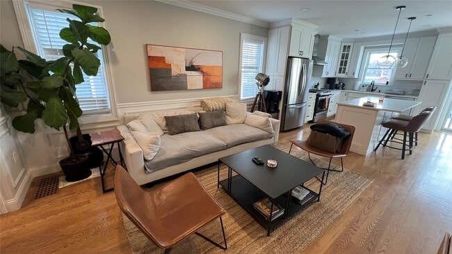 property at 193 Gainsborg Ave E