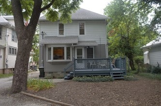 703 W California Ave in Urbana, IL - Foto de edificio - Building Photo