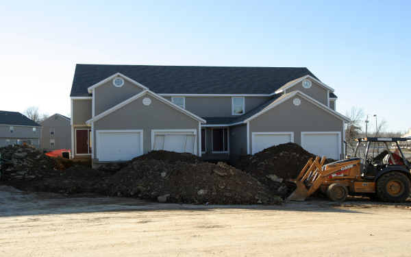 Deer Wood Estates Town Homes in Kansas City, MO - Foto de edificio - Building Photo